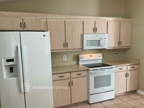 3004 Juniper Dr in Edgewater, FL - Foto de edificio - Building Photo