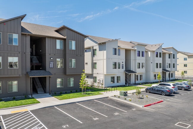 Eastpark Apartment Homes in Salem, OR - Foto de edificio - Building Photo