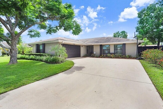 property at 4412 Stonehenge Rd