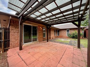 520 Harding Pl in Edmond, OK - Building Photo - Building Photo