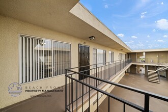 925 N. Inglewood Ave. in Inglewood, CA - Building Photo - Building Photo