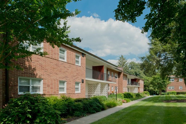 Overbrook Apartments in Catonsville, MD - Building Photo - Building Photo