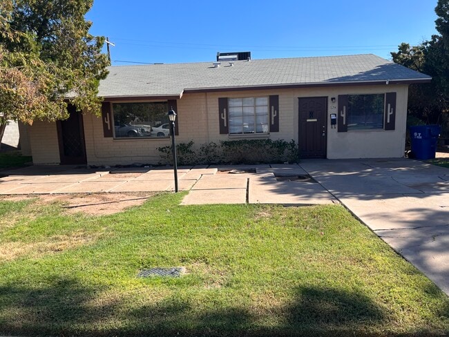 property at 529 W 17th Pl