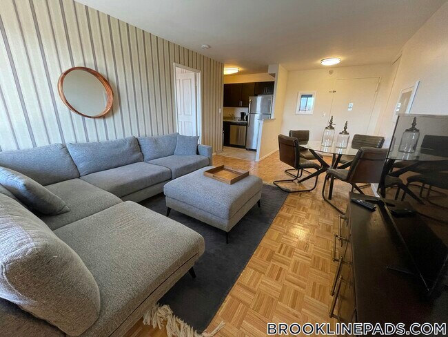 185 Freeman St, Unit 838