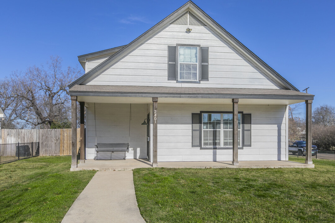 2401 Colcord Ave in Waco, TX - Foto de edificio