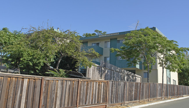 532-534 Appian Way in El Sobrante, CA - Foto de edificio - Building Photo