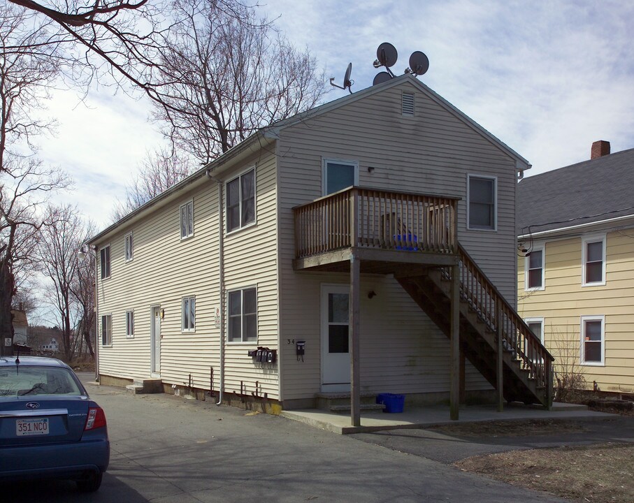 34 Pine St in Taunton, MA - Building Photo