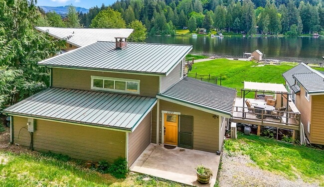 property at 1103 SW Lake Roesiger Rd