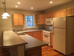 685 Garibaldi St SW in Atlanta, GA - Foto de edificio - Building Photo