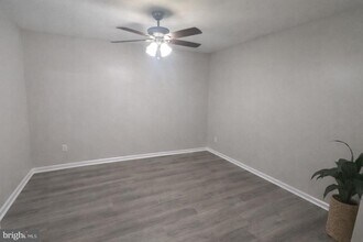 304 Coventry Way in Mount Laurel, NJ - Building Photo - Building Photo