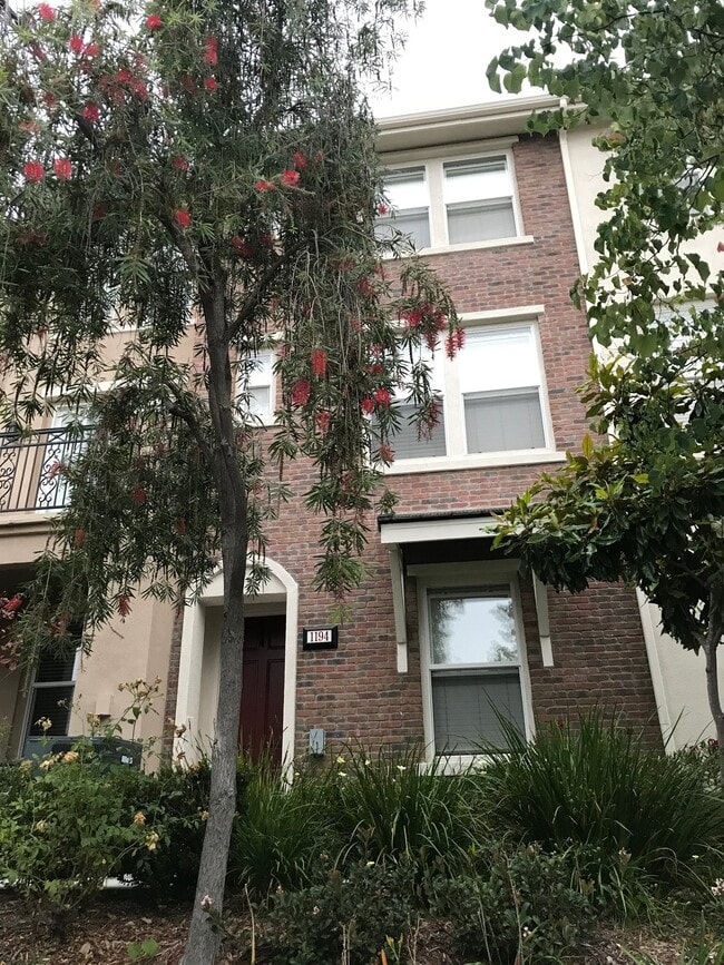 property at 1194 Elfin Forest Rd W