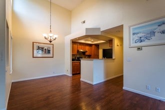 6412 Buena Vista Dr, Unit #C in Newark, CA - Foto de edificio - Building Photo