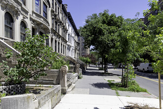 284 Convent Ave in New York, NY - Building Photo - Building Photo