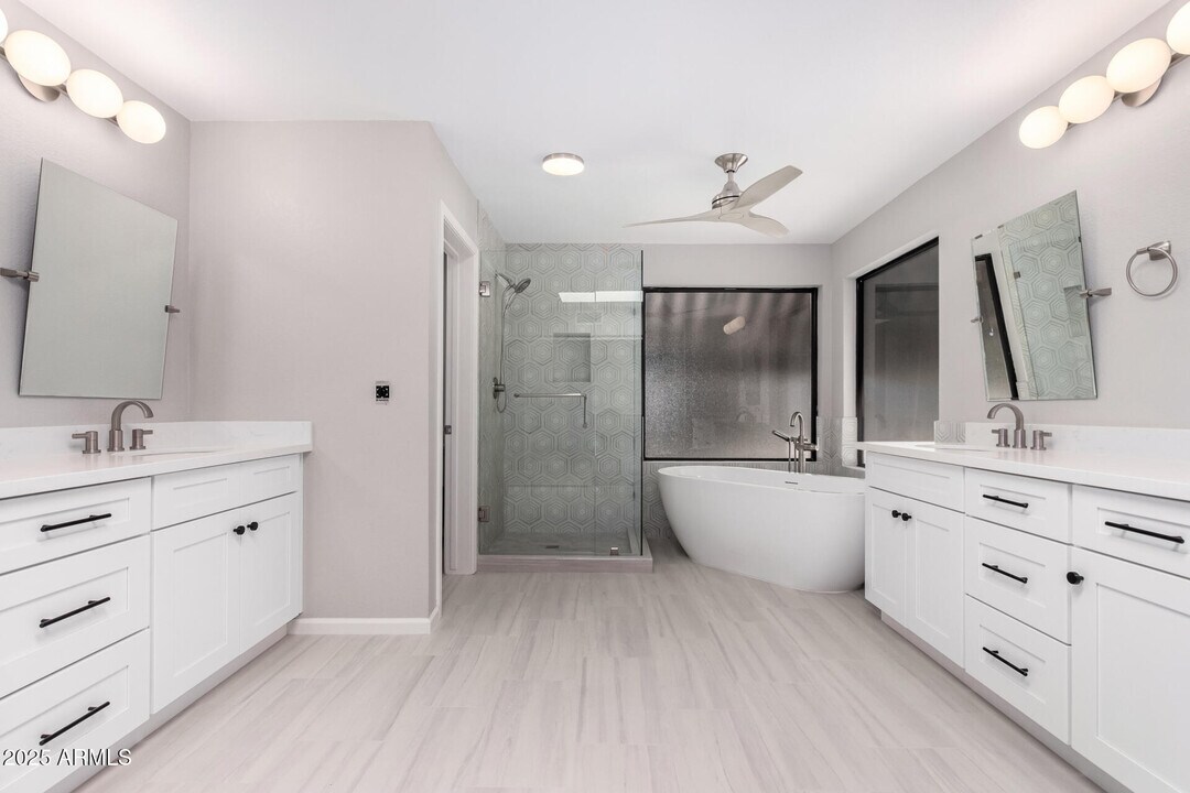 16220 N 40th Ln in Phoenix, AZ - Building Photo