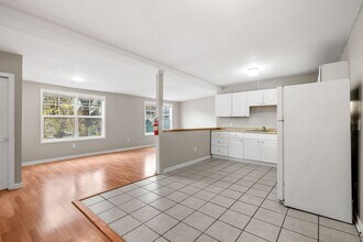 555 N Kent St-Unit -201 in St. Paul, MN - Building Photo - Building Photo