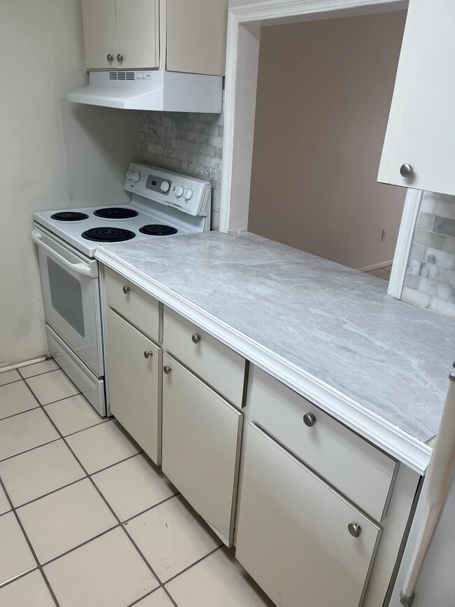 property at 3106 Harbor Blvd