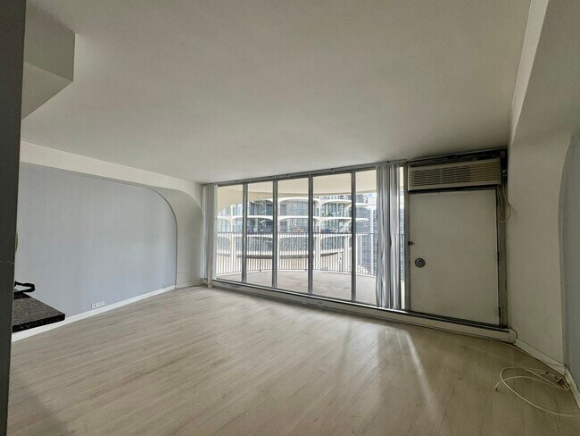 300 N State St in Chicago, IL - Building Photo - Building Photo