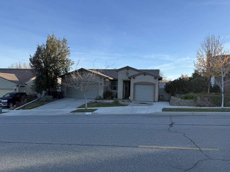 1345 Clasico Dr in Tehachapi, CA - Building Photo
