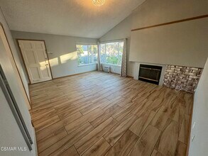 2047 Belmar Ct N in Simi Valley, CA - Building Photo - Building Photo