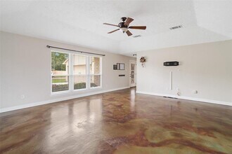 217 Glen Haven Dr in League City, TX - Building Photo - Building Photo