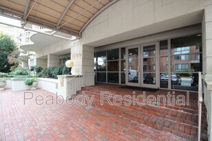1200 Braddock Pl in Alexandria, VA - Building Photo