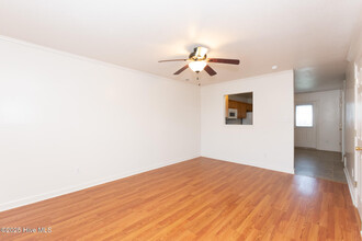 304 Bridgewood Dr in Jacksonville, NC - Building Photo - Building Photo