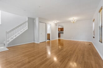 1127 Orleans Dr in Mundelein, IL - Building Photo - Building Photo