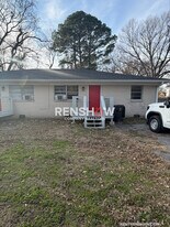 913 Harrell Ave in Dyersburg, TN - Building Photo