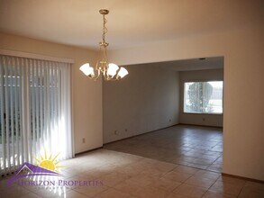 2741-2743 El Caprice Dr in Rancho Cordova, CA - Building Photo - Building Photo