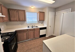 16022 Old River Rd in Channelview, TX - Building Photo - Building Photo