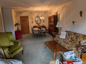 33 W Chester Pike, Unit B-10 in Ridley Park, PA - Building Photo - Building Photo