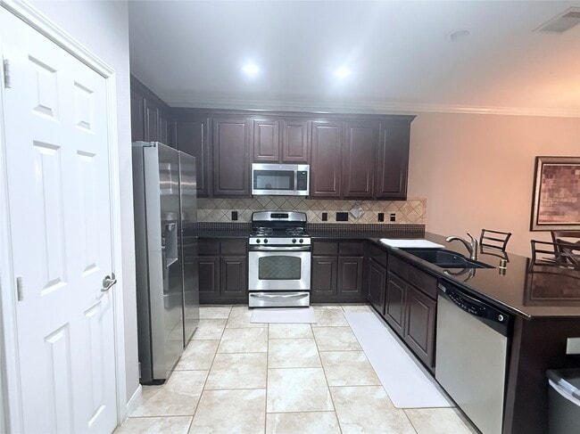 property at 27 Umbria Ln