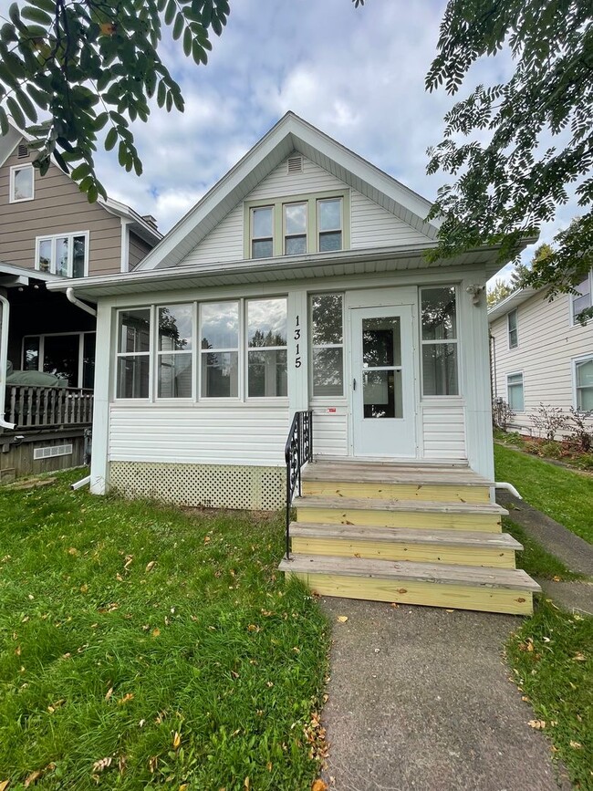 property at 1315 E 8th St