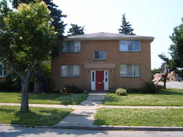 93 Bennett Village in Buffalo, NY - Building Photo