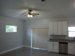 317 Jennings Ave in Greenacres, FL - Building Photo - Building Photo