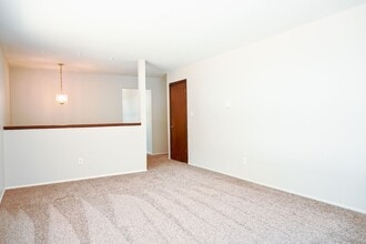 3621-3623 13th Ave N in Grand Forks, ND - Building Photo - Building Photo
