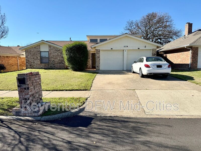 917 Old Mill Cir in Irving, TX - Building Photo