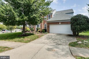 12798 Thacker Hill Ct in Herndon, VA - Building Photo