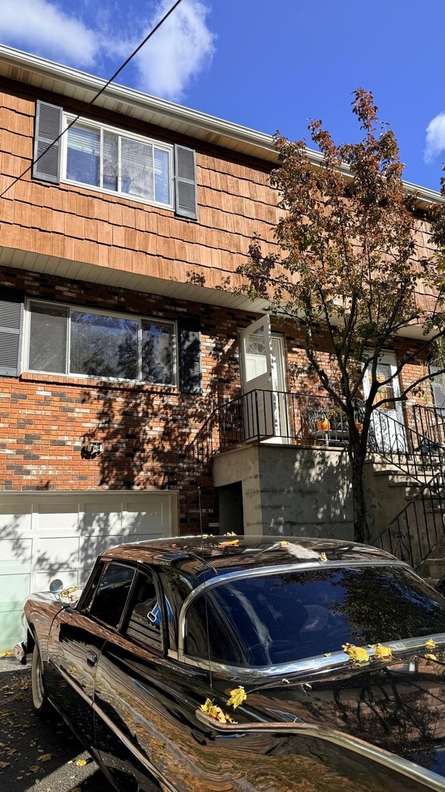 68 Washington Ave N, Unit Room 1 in White Plains, NY - Building Photo - Building Photo