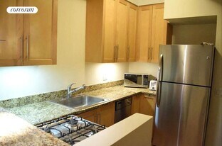 331 E 89th St in New York, NY - Building Photo