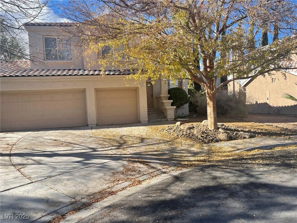 2253 Pine Forest Ct in Las Vegas, NV - Building Photo