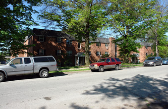 Norris Hills Apartments at Logan Street in Norristown, PA - Foto de edificio - Building Photo