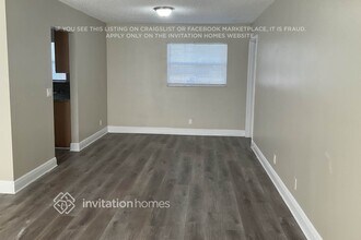 132 La Mancha Ave in Royal Palm Beach, FL - Building Photo - Building Photo
