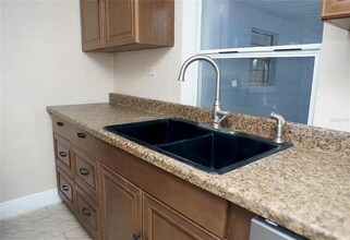 2500 Carver Ave in Orlando, FL - Building Photo - Building Photo