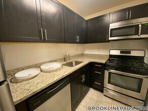 185 Freeman St in Brookline, MA - Foto de edificio - Building Photo