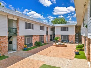 2011 Marshall St in Houston, TX - Foto de edificio - Building Photo