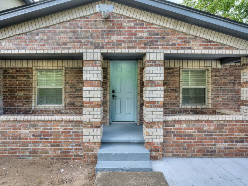 2100 N Saint Luke Ave in Oklahoma City, OK - Building Photo