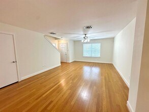 5951 E Loop in Houston, TX - Building Photo - Building Photo