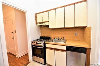 110-21 73rd Rd in Queens, NY - Building Photo - Building Photo