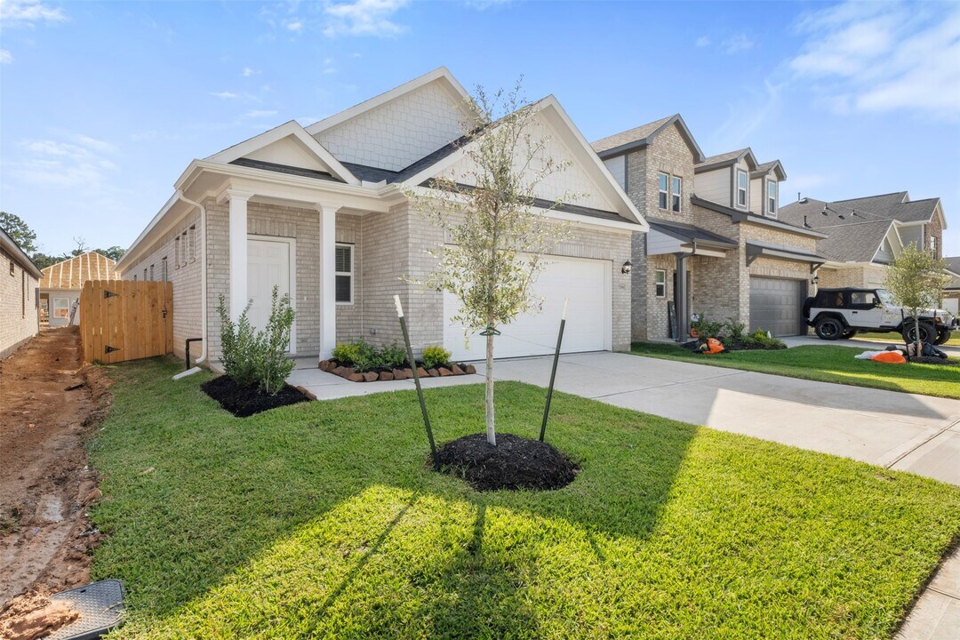 27390 Axis Deer Trl in Magnolia, TX - Building Photo